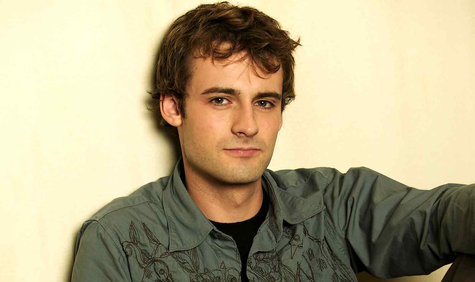 Callum Blue photos Bio Net worth Height Body Girlfriend Affair Married Ethnicity