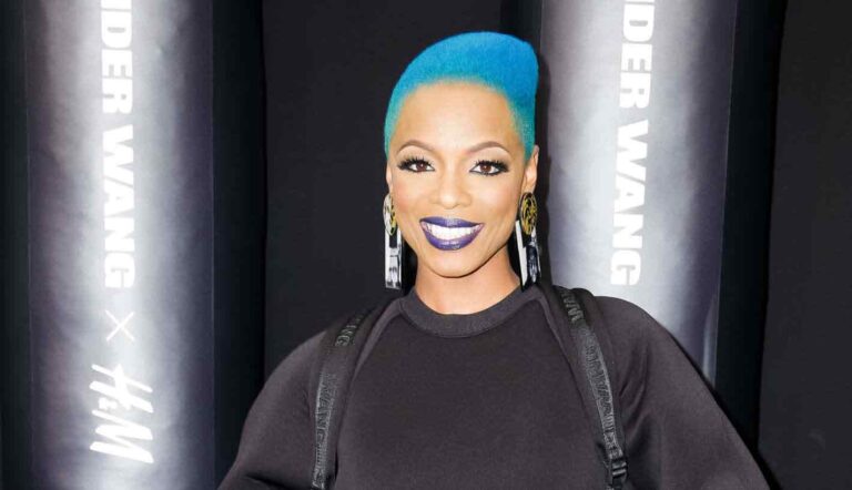 Sharaya J Photo