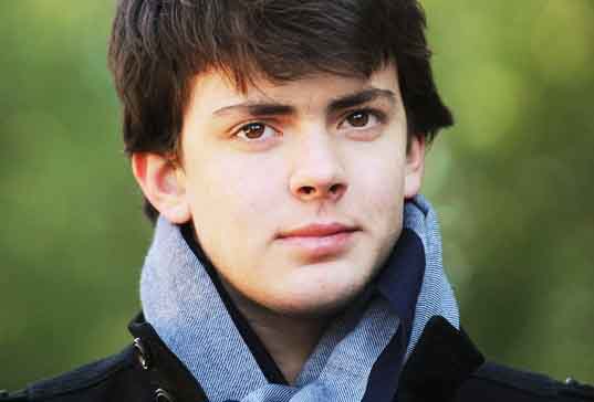 Skandar Keynes